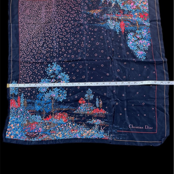 Christian Dior scarves - Picture 2 of 5
